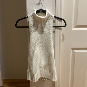 Turtle neck backless sweater